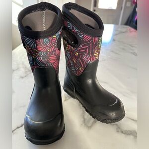 Bogs insulated winter boots. Toddler size 9. Black/multi-color